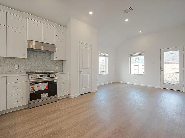 27106 Wandering Glen Ln — Photo 12