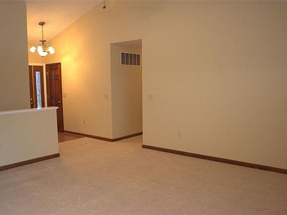 5th image of 5290 Millcreek Cir