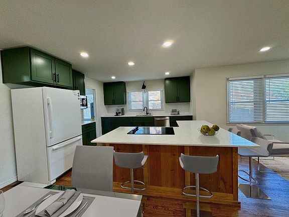 5th image of 748 N 14th St