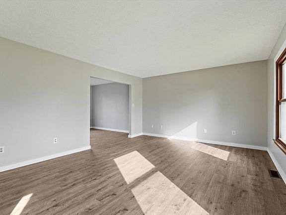 5th image of 2302 E 5th St