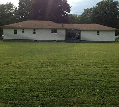 2nd image of 406 Knollwood Ave