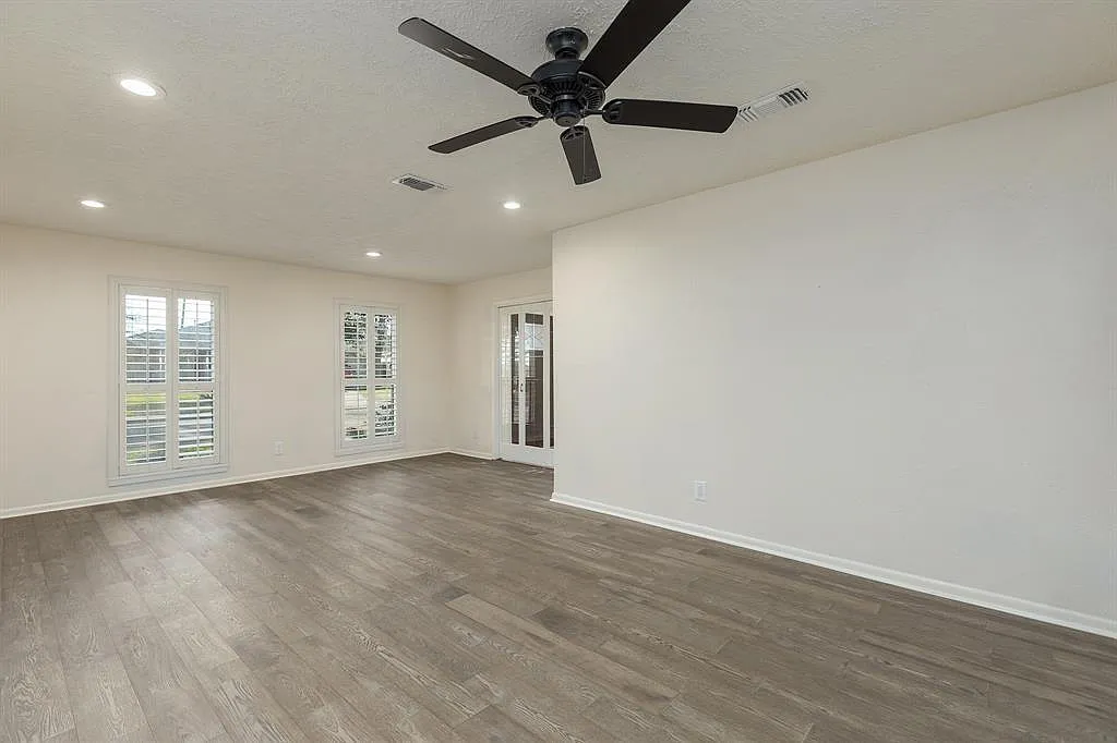 3 bed, 2.5 bath, 1872 sqft, $1,650 — Photo 4