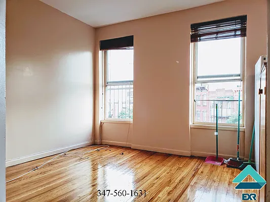 Rented by EXR | media 5