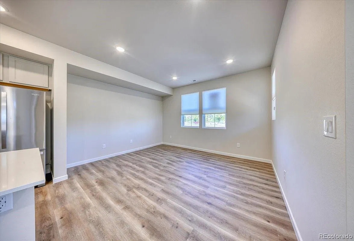 3 bed, 2.5 bath, 1654 sqft, $2,950 — Photo 3