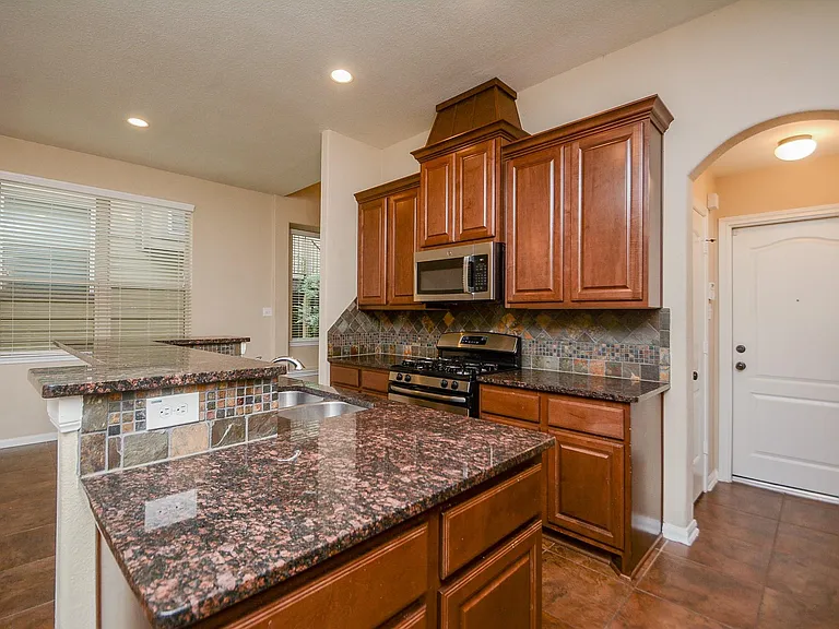 22 Cheswood Manor Dr — Photo 29