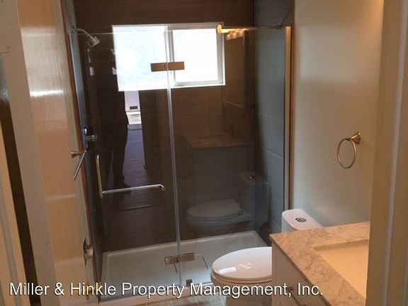 4th image of 1683 Ontario Dr APT 3