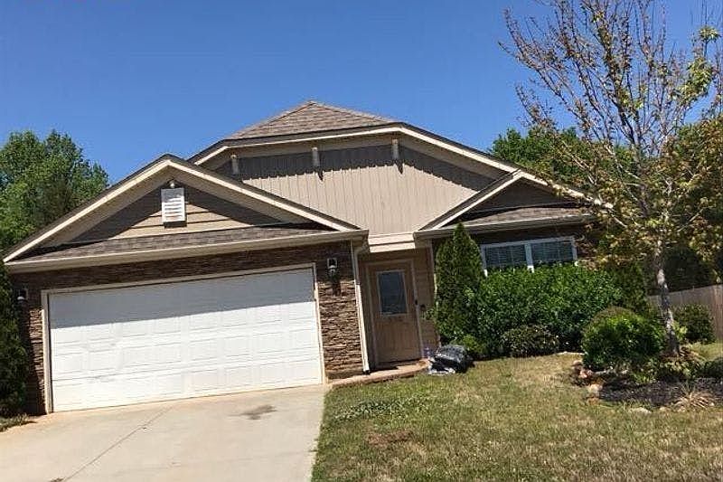 2nd image of 630 Willow Bank Lndg