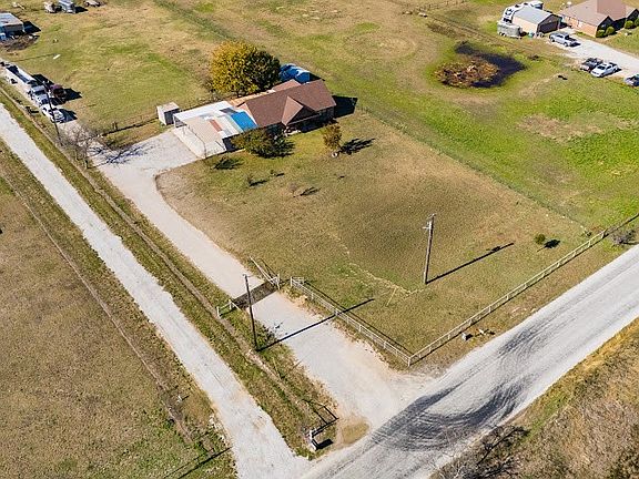 2nd image of 792 County Road 4213