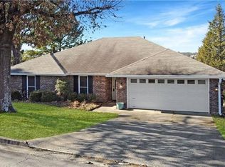 907 N 8th St, Van Buren, AR 72956