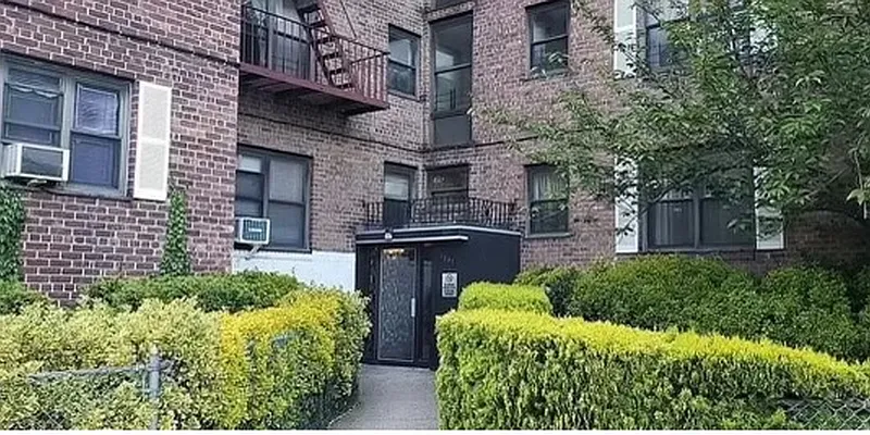 Sold by Dom Realty | media 21