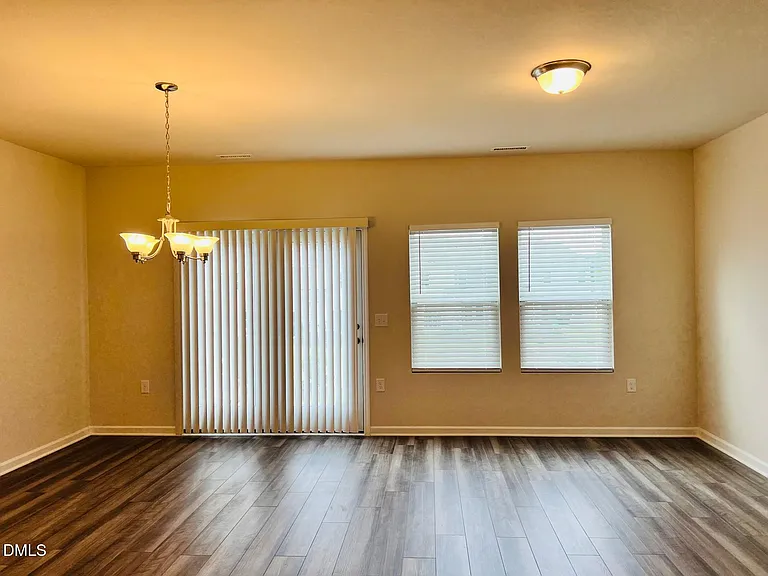 929 Field Ivy Dr — Photo 4