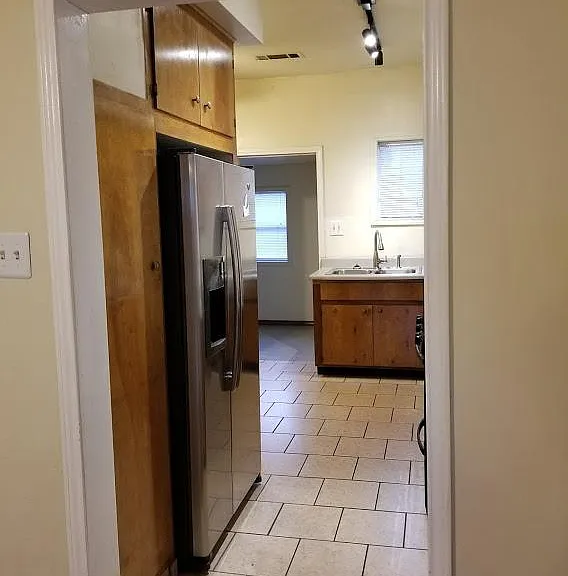 entrance to kitchen