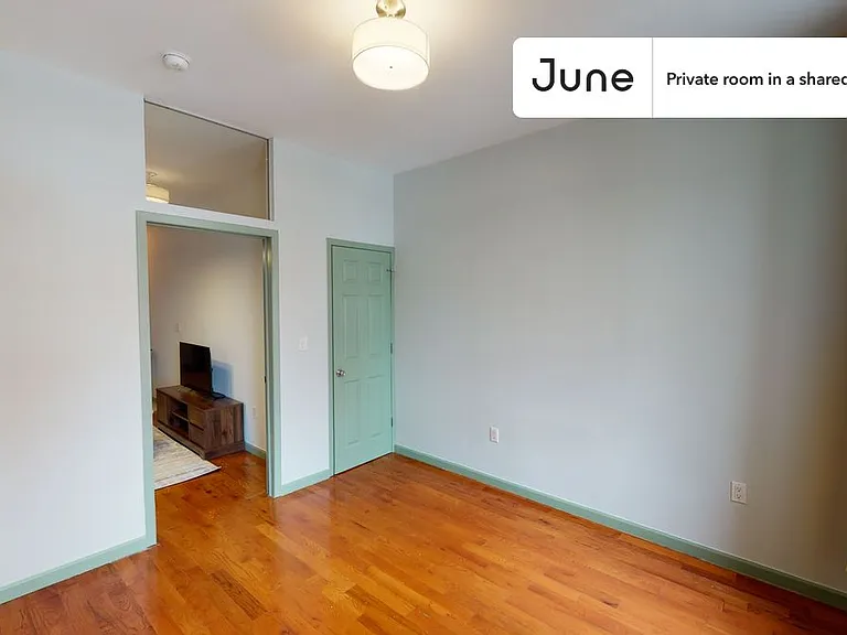 2036 2nd Ave #A — Photo 4