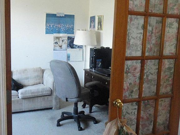 3rd image of 592 Buckshire Gln