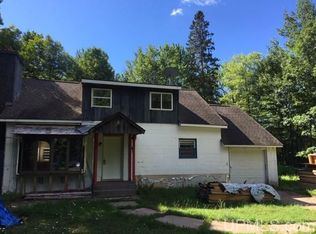 565 N Lake Enchantment Trl, Marquette, MI 49855
