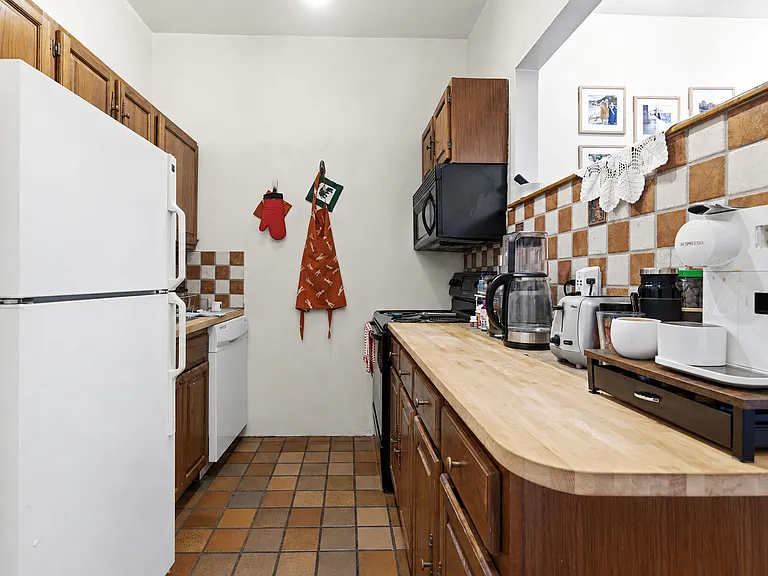 47 Rutland Sq #3 — Photo 5