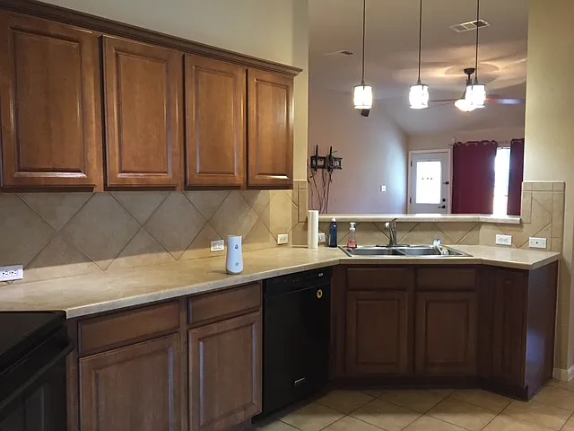 3 bed, 1681 sqft, $1,950 — Photo 4