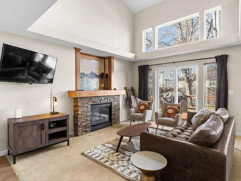 2771 Calkins Pl — Photo 12