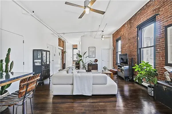 Rented by Avenue Sotheby's International Realty | media 22