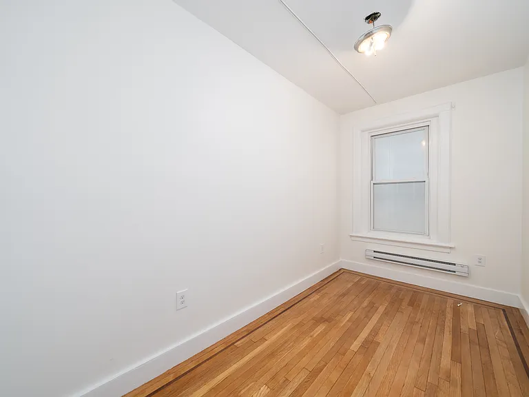 600 Willow Ave #4 — Photo 8