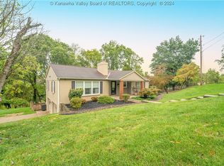 1713 Rolling Hills Rd, Charleston, WV 25314