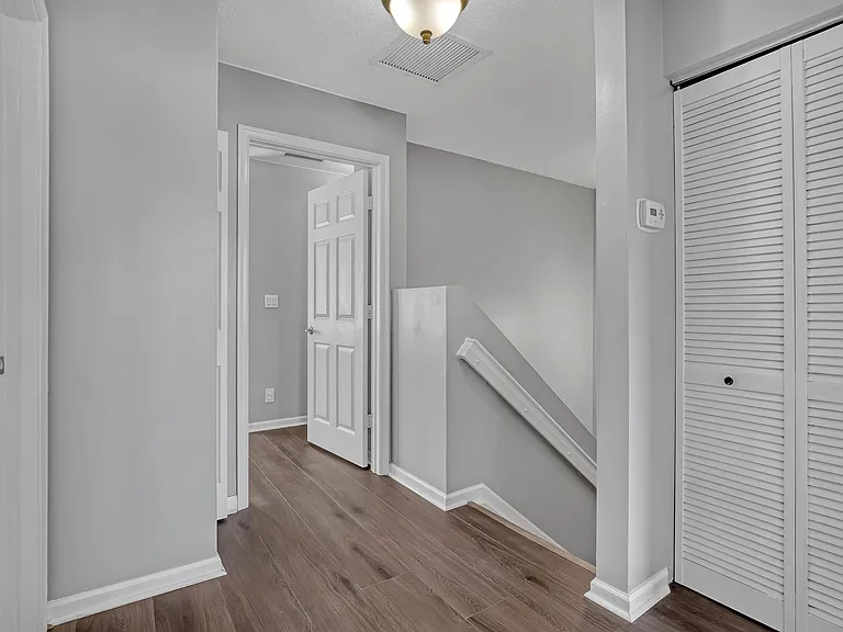 3464 Commodore Ct — Photo 30