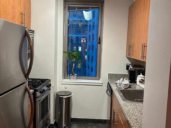5th image of 52 Pine St #14C