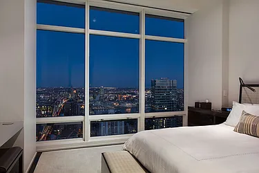 Sold by Avenue Real Estate