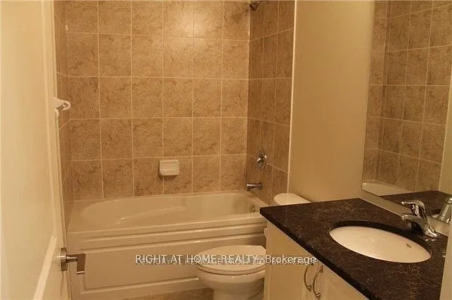 39 Annie Craig Dr #412 — Photo 9