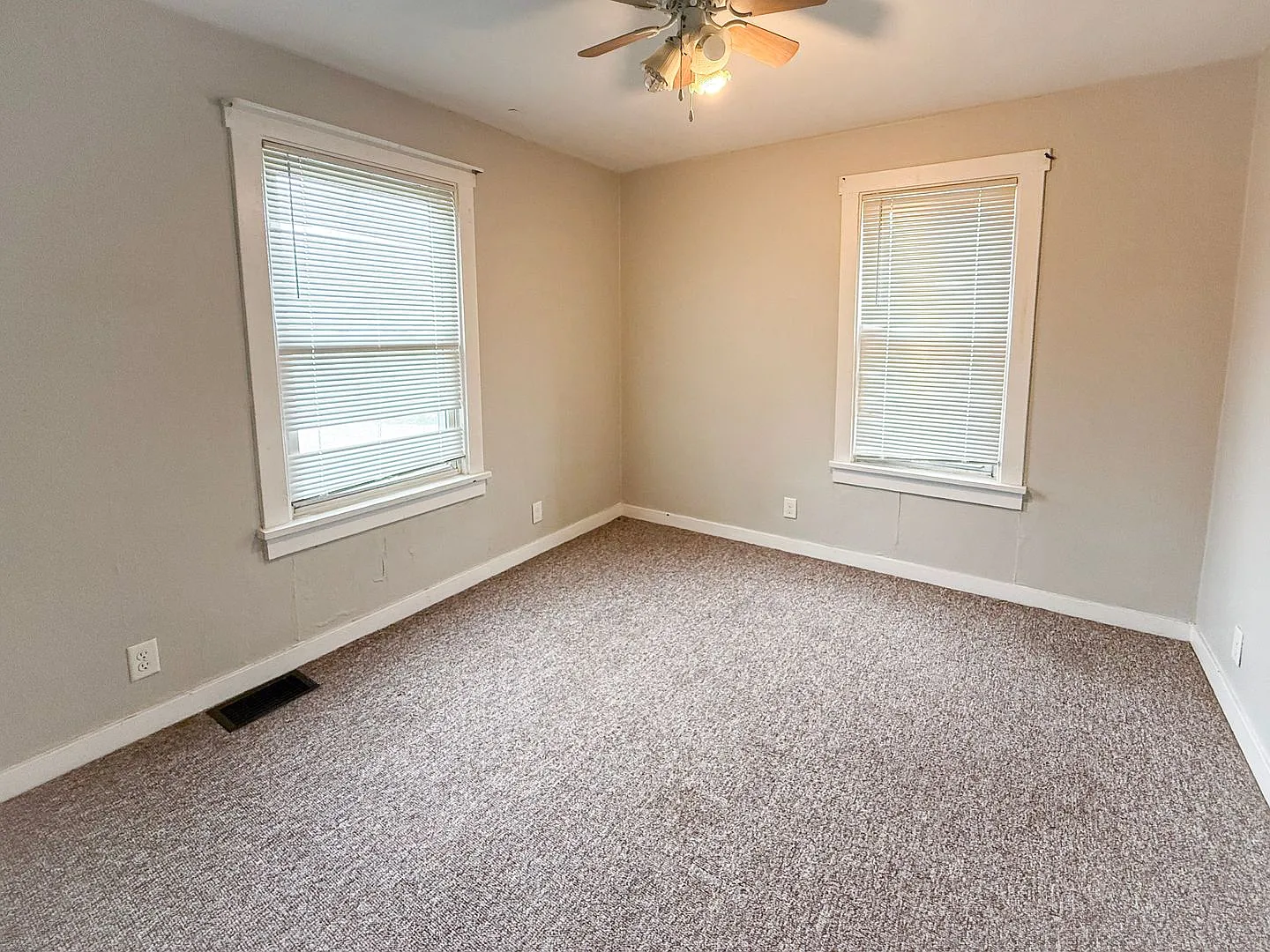 2 Bed 1 Bath Single Family Home — Photo 4