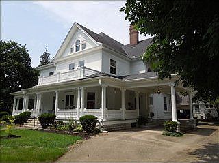 4th image of 338 Grant St