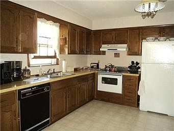 5th image of 8505 Sterling Ave