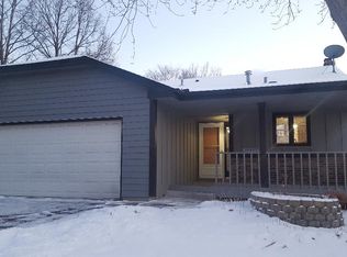 10447 Grant Dr, Eden Prairie, MN 55347