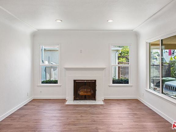 2nd image of 1848 S Barrington Ave