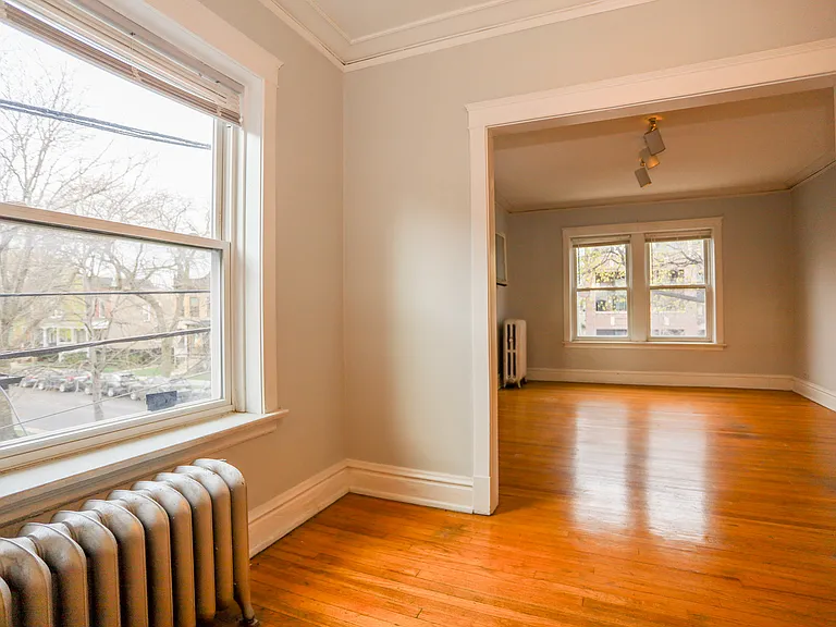 3949 N Hoyne Ave #2 — Photo 2