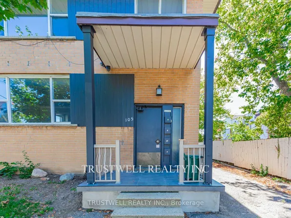 105 Mary St E #3, Whitby, ON L1N 2P3