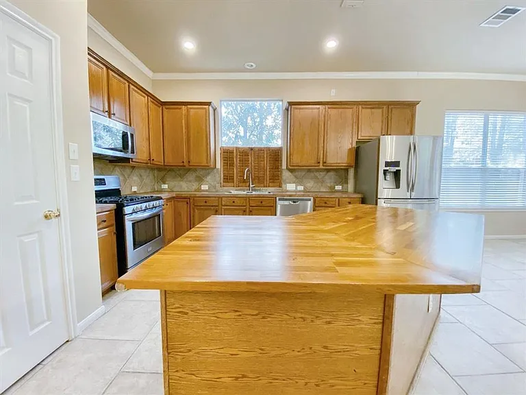 1904 Maize Bend Dr — Photo 8