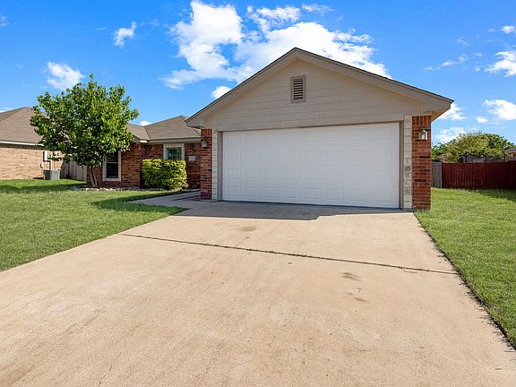 4th image of 120 Cedar Ridge Dr