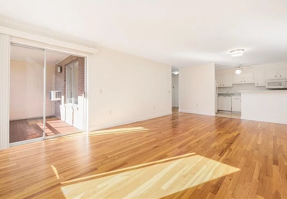 401 Bellevue Ave #208