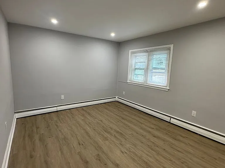 1604 E Macdade Blvd — Photo 5