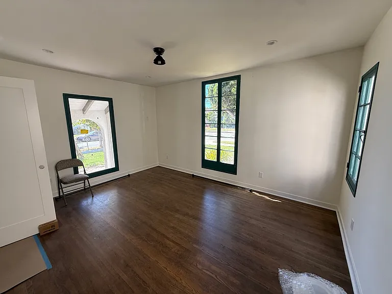 926 E Dryden St — Photo 5