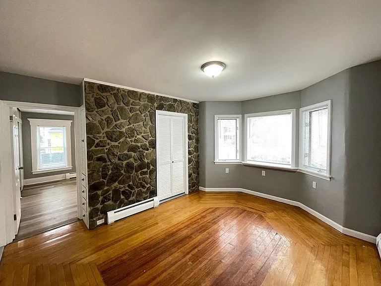 266 Douglas St #1 — Photo 10