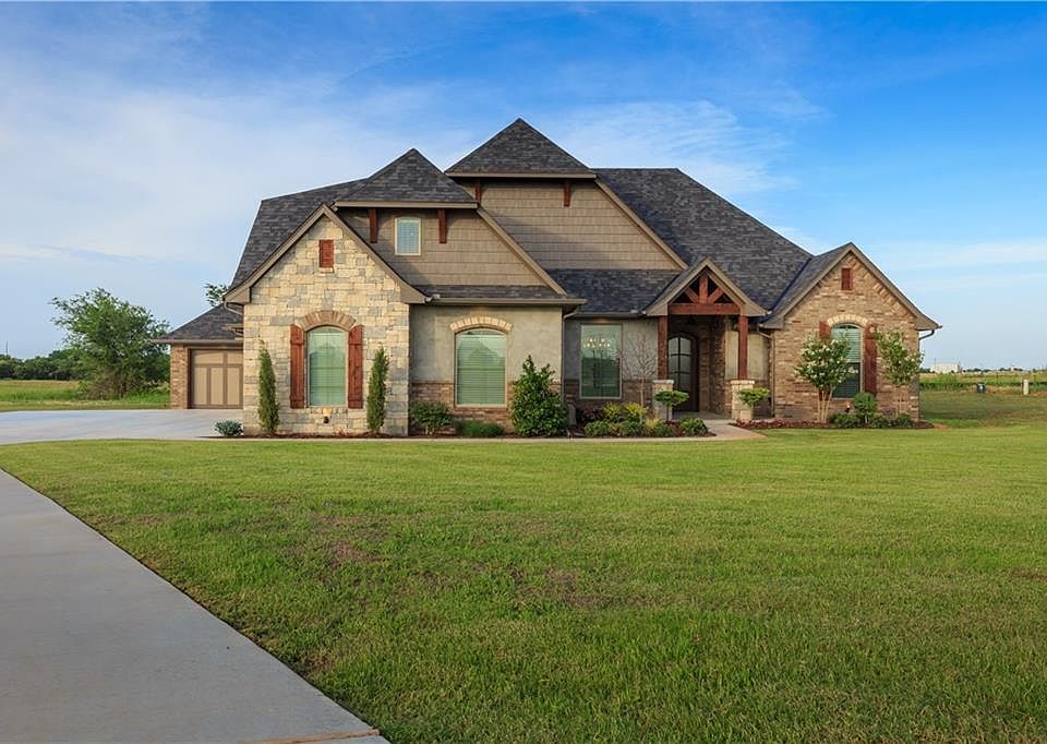 1st image of 212 Orchid Ct