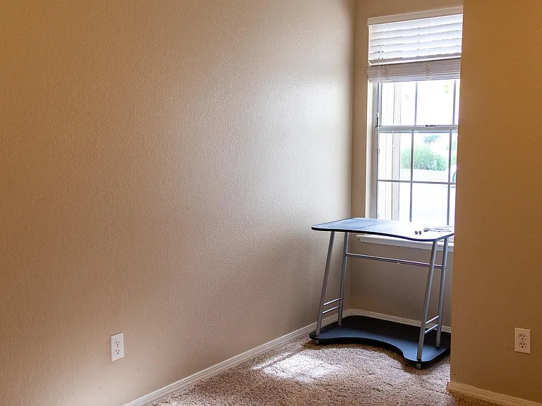 2182 E Minarets Ave — Photo 9