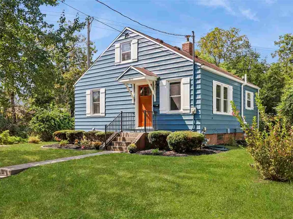925 Dearborn St, Iowa City, IA 52240