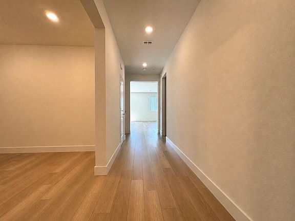 5th image of 2051 Rosemary Dr