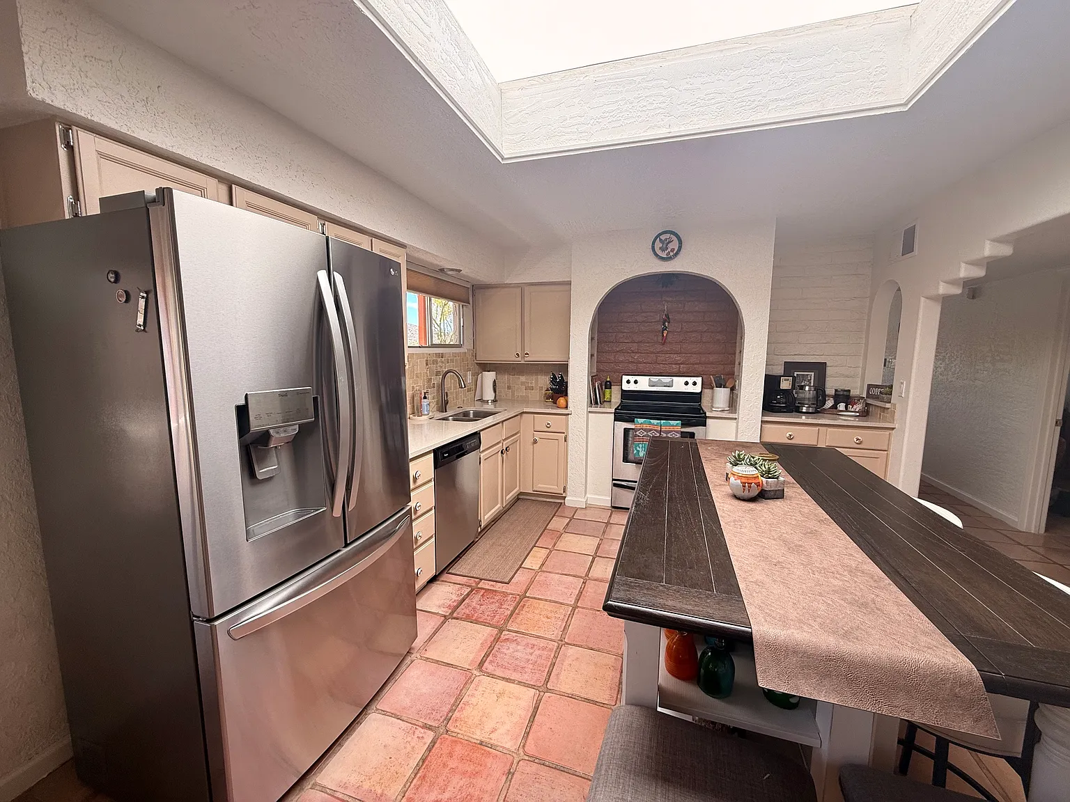 2 bed, 1814 sqft, $3,500 — Photo 3