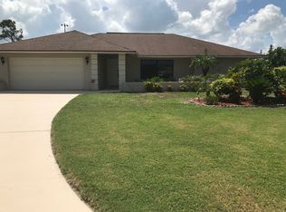 82 Valley Stream Ln, Naples, FL 34113