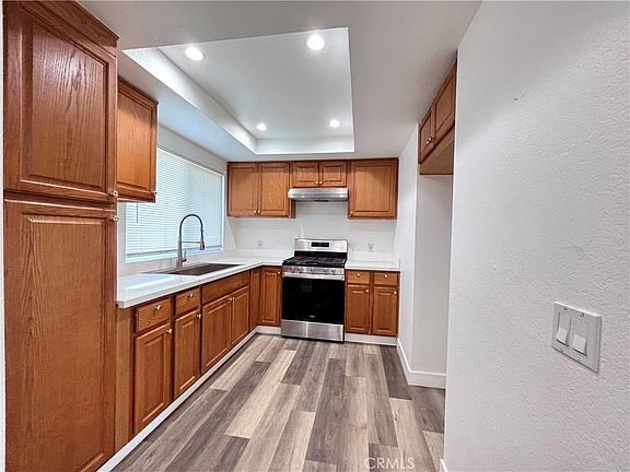 5th image of 840 S Anaheim Blvd #B