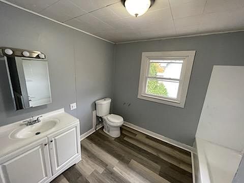 1st image of 100 Carlton Dr
